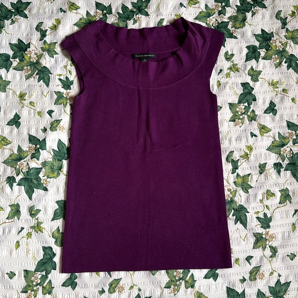 BANANA REPUBLIC Sleeveless Sweater Top - Picture 1 of 3